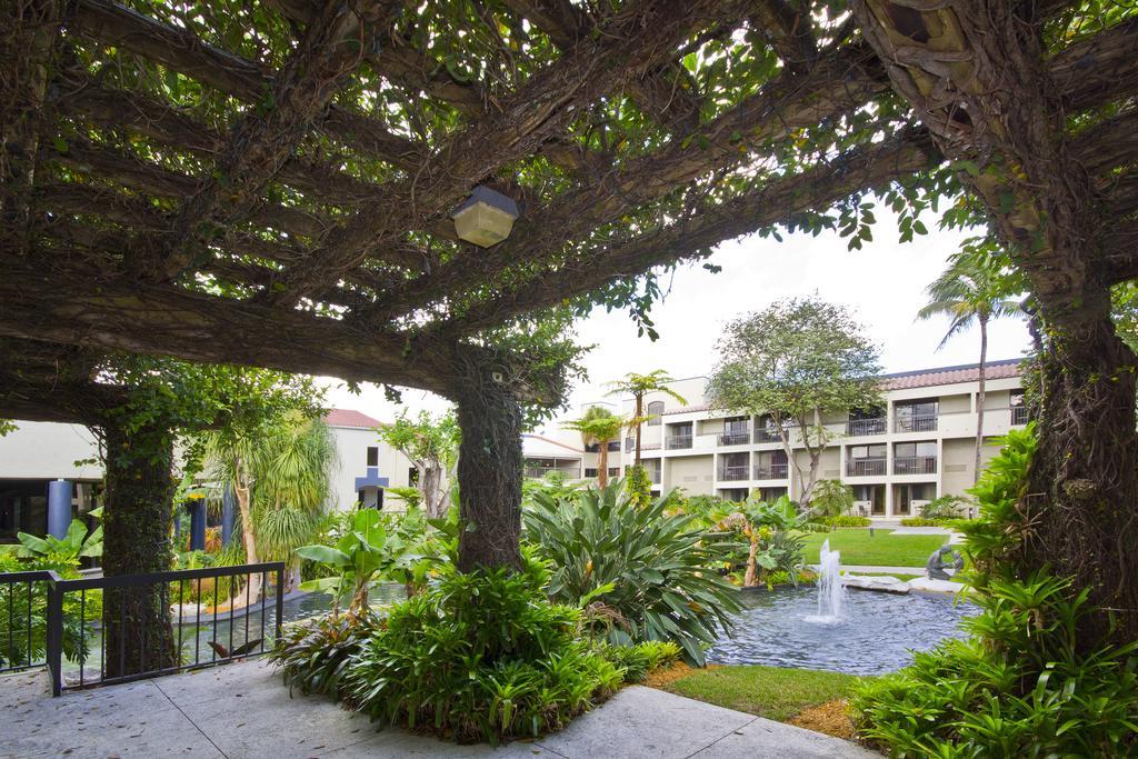 Miami Lakes Hotel Экстерьер фото